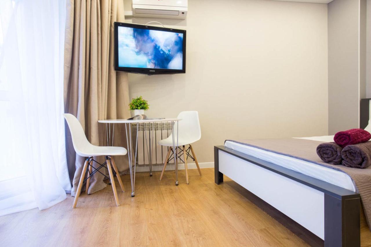 New Studio In The City Center - Mykoly Khvylovoho Str 5-2 Charkiv Esterno foto